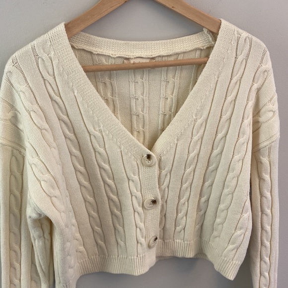 Altar’d State Cream Cable Knit Cropped Button Down Sweater Very Soft SZ XS - Picture 2 of 12